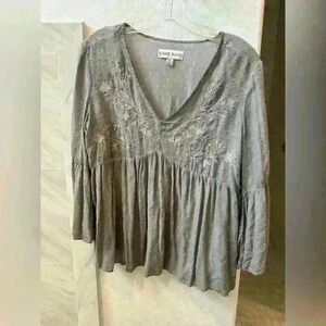 Knox Rose‎ Top Womens Medium Gray
Swiss Dot Floral Embroidered Boho Blouse Shirt